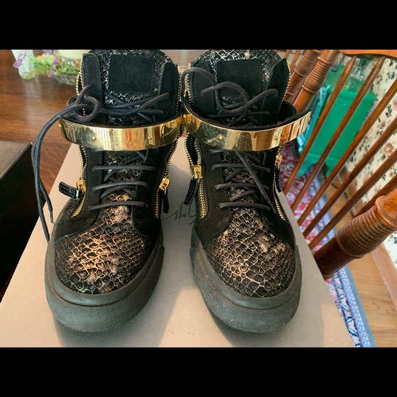 Yeezys black and gold men’s high tops - Picture 1 of 6
